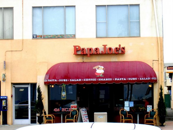 Papa Joe’s Pizza in Huntington Beach, California