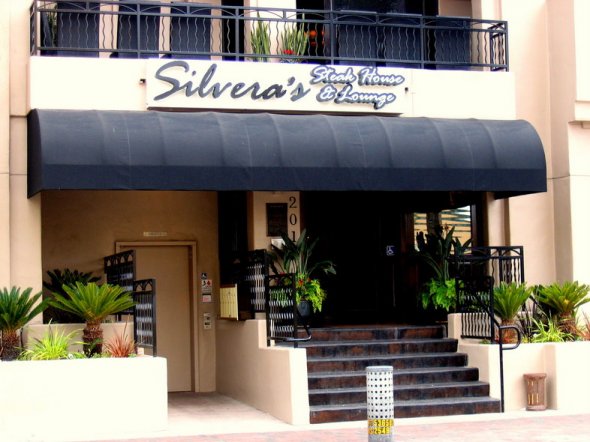 Steakhouse-Lounge_Silveras-003